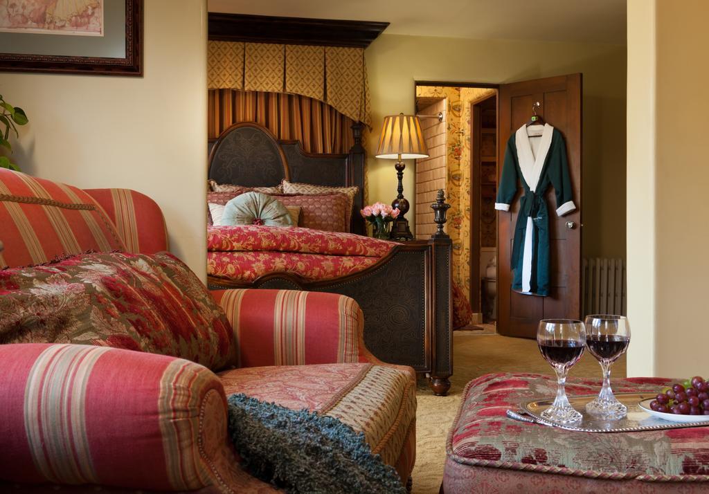 Old Monterey Inn Room photo