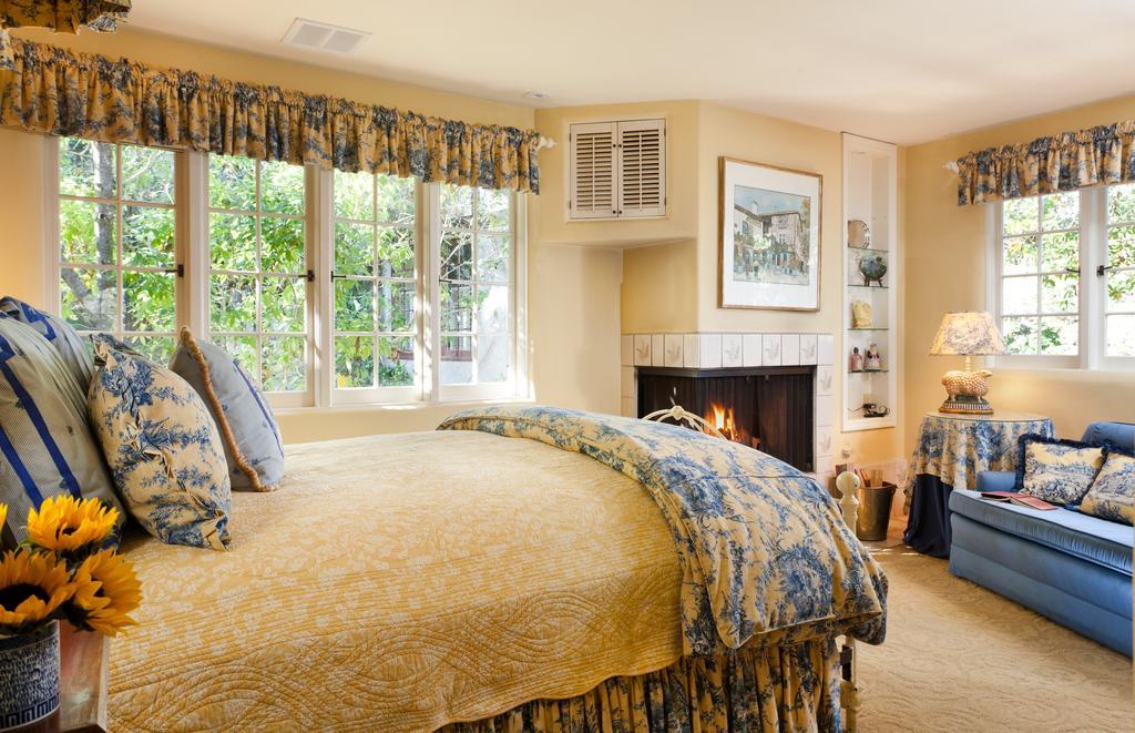 Old Monterey Inn Room photo