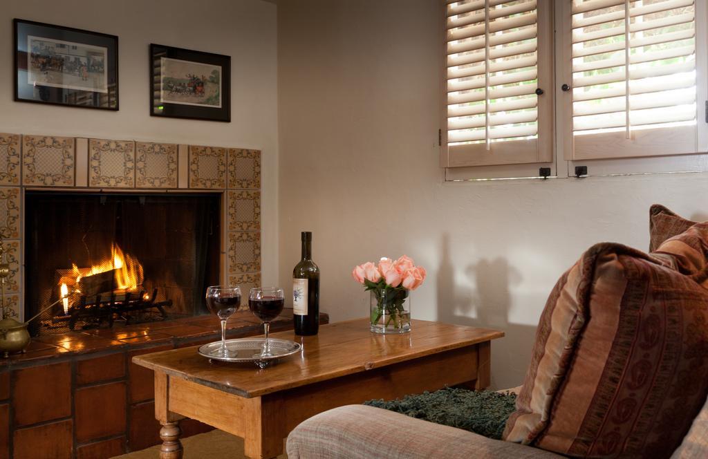 Old Monterey Inn Room photo