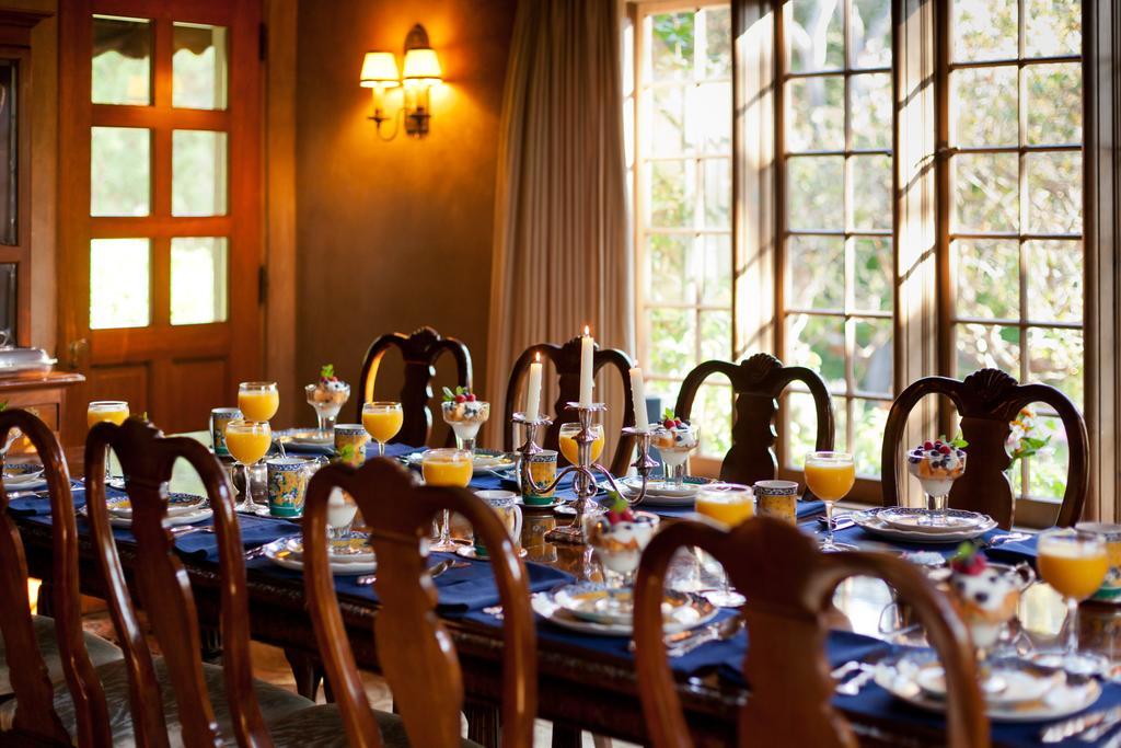 Old Monterey Inn Room photo